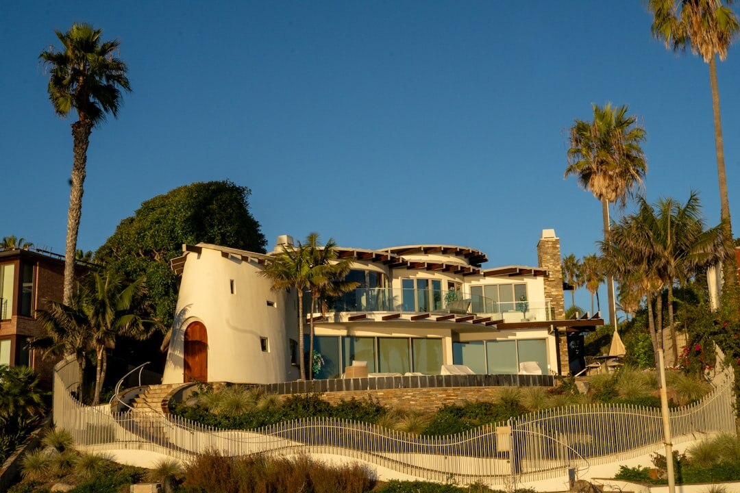 celebrity mansion exterior